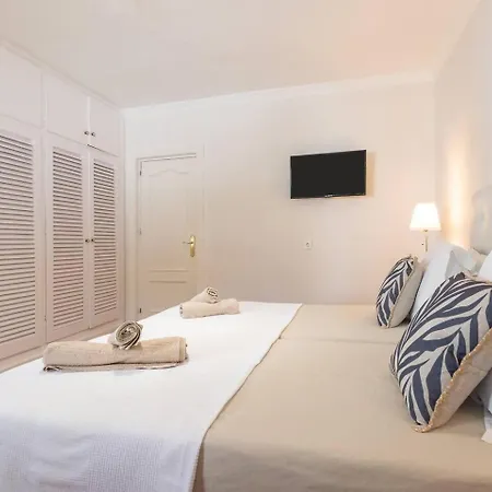 Tres Almendros * מארבלה